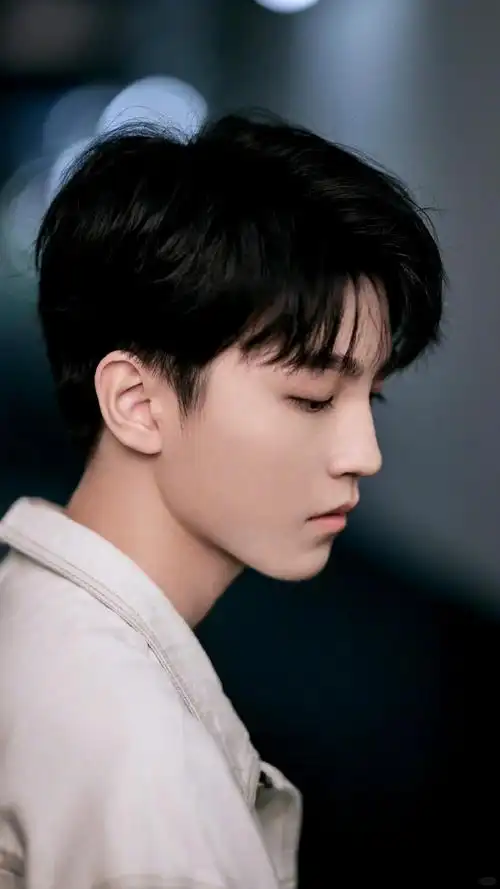 王俊凯壁纸无水印##美妆口碑榜