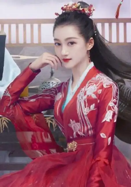 《我就是这般女子》定档,剧组曝出了先发预告片,这是关晓彤又一部古装