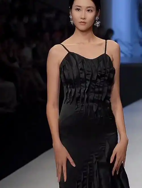 深圳原创设计时装周模特李晨-度小视