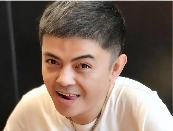 原创童星方超2岁成名18岁时因长得太矮没学可上48岁仍单身