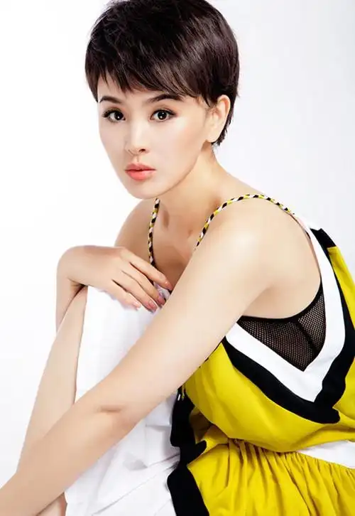 女演员王晶,甜美可人,清新灵动绽放迷人魅力