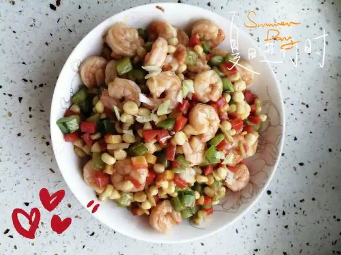 做法:图一,玉米,胡萝卜,黄瓜炒虾仁.