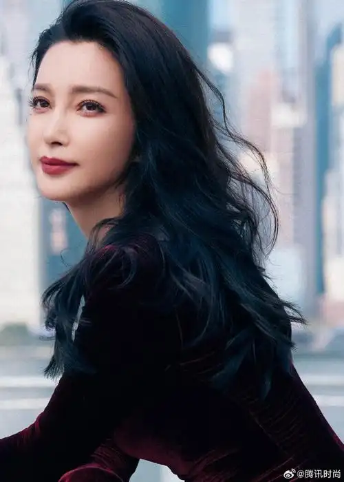 鹅娘星光##李冰冰时装周状态##李冰冰三连变装