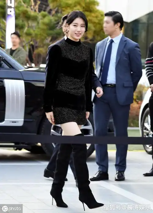 国民初恋裴秀智不是双眼皮眼睛却很大hold长筒靴气质无压力