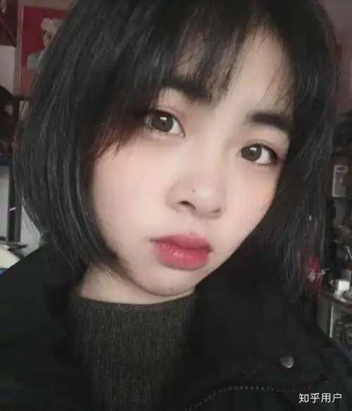 塌鼻子的女生留什么发型好看?