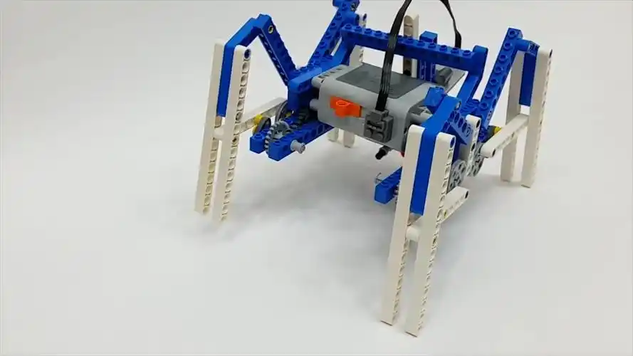 乐高优秀作品分享—四足爬行机器人