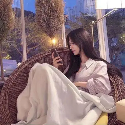 女生霸气高冷微信头像,女生头像图片-回车桌面