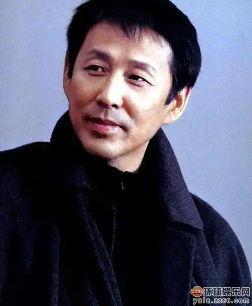 《康熙王朝》《冬至》两届中国电视金鹰奖最佳男演员,两届中国电视