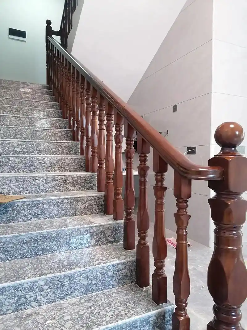 实木楼梯扶手 #实景拍摄效果 #专业的事交给专业的人 #好 - 抖音