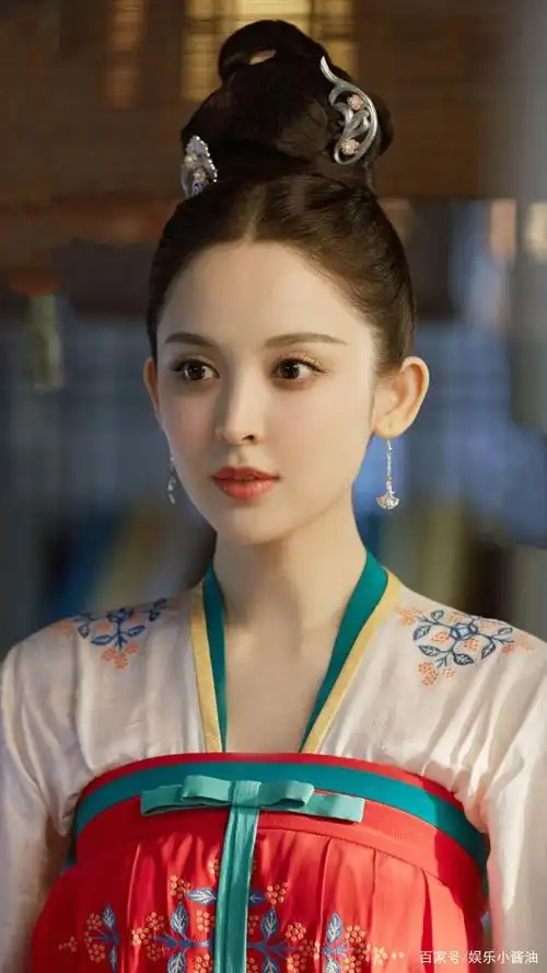 古力娜扎新古装来袭,《大唐明月》"琉璃"唐装美哭,坐等开播!