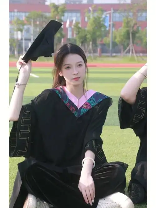 学士服毕业照