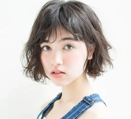 脸大女生最适合的发型推荐 大脸从此变精致小脸!