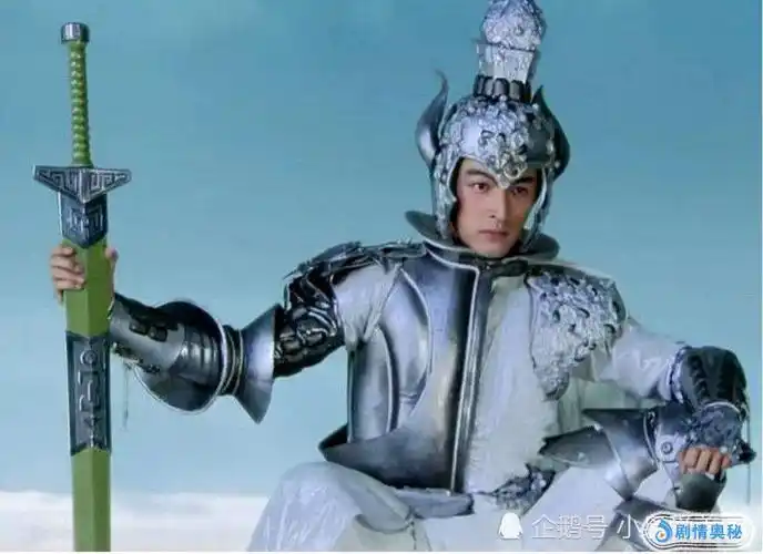 同是胡歌的头盔:龙阳的a级,飞蓬的s级,被忽略的他ssss逆天!