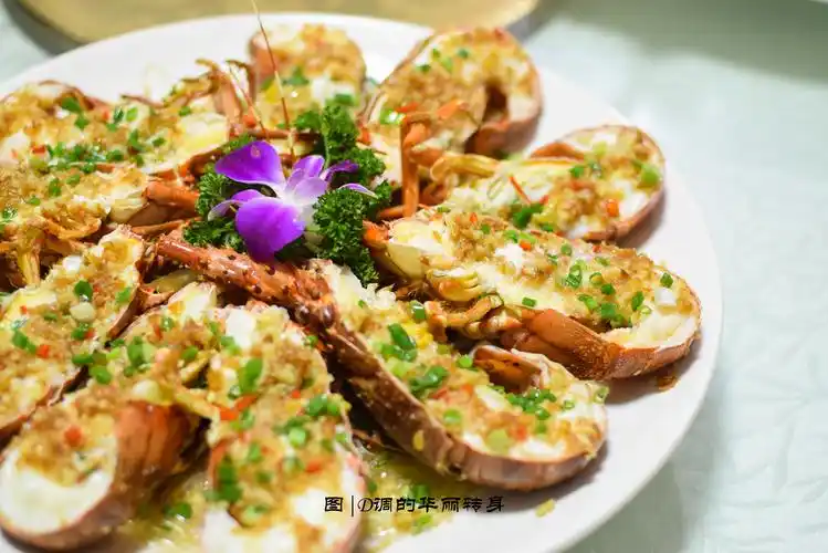 位于美食城内开了十几年的老厦门大排档,好吃又划算