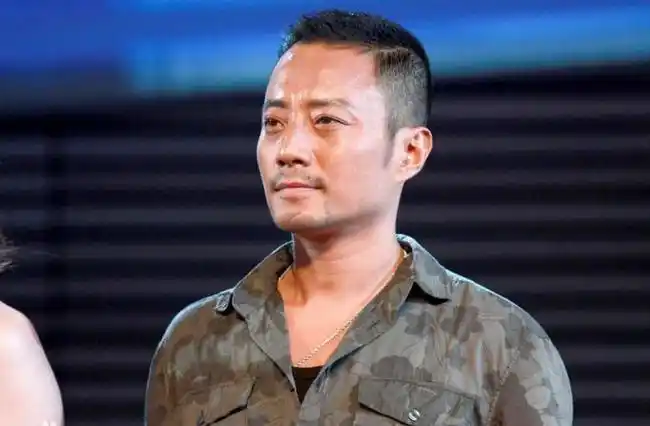 硬汉影帝张涵予的低调人生,和他一生中深爱的一个女人