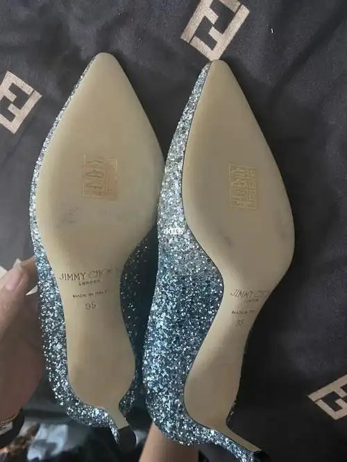 jimmychoo高跟鞋底清理方法急急急