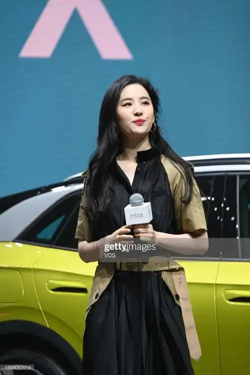 刘亦菲代言上汽大众id.4x