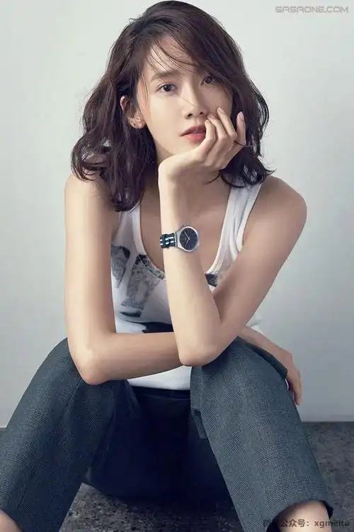 韩国最美的纯情女神林允儿甜美可爱到足以融冰化雪