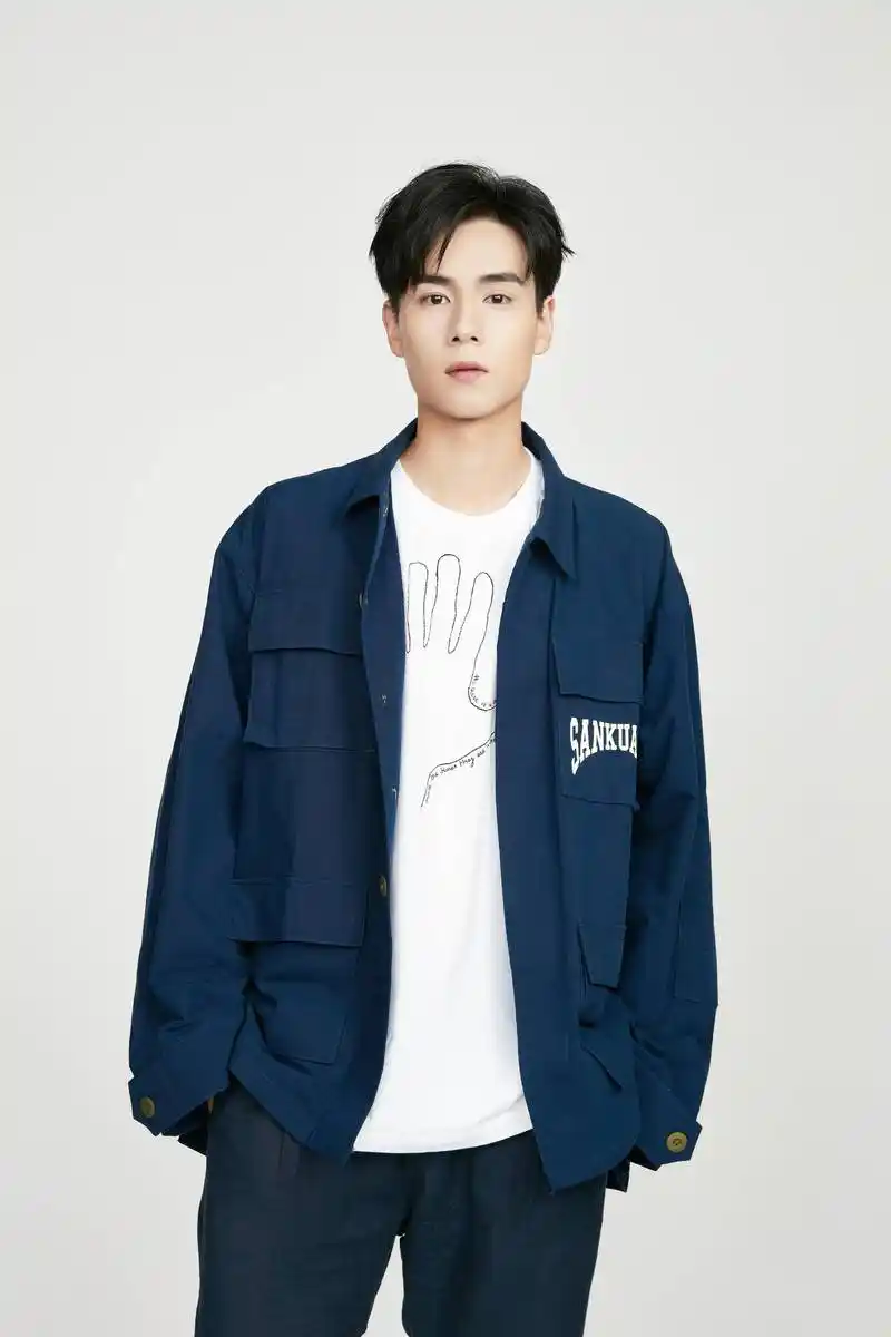 胡一天在夜会门之后都怎么应对外界质疑?努力工作接新戏就是答复