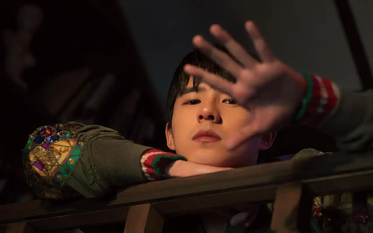 刘昊然帅气不羁时尚写真图片桌面壁纸