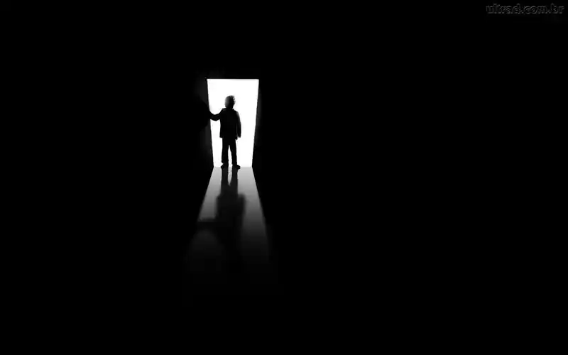 跪求几张适合做电影杂志封面的黑白图片,要高清.