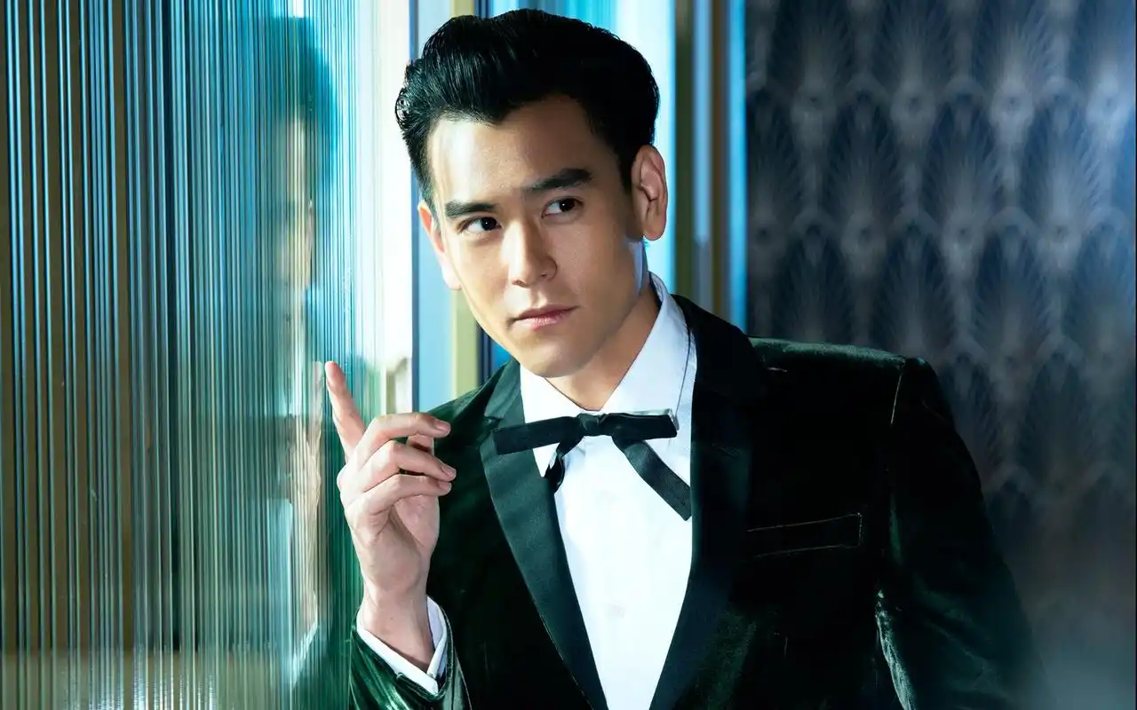 帅气型男彭于晏西装绅士西装图片桌面壁纸