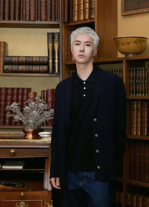 巴黎时装周##王一博巴黎时装周