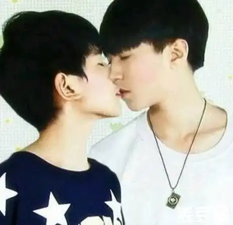 王源小时候的照片【相关词_tfboys王源小时候的照片】