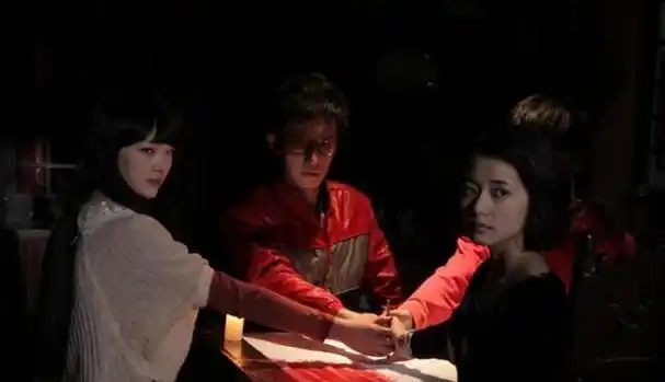 那么肯定有小伙伴都有一个问题,那就是笔仙和贞子哪个善良呢?