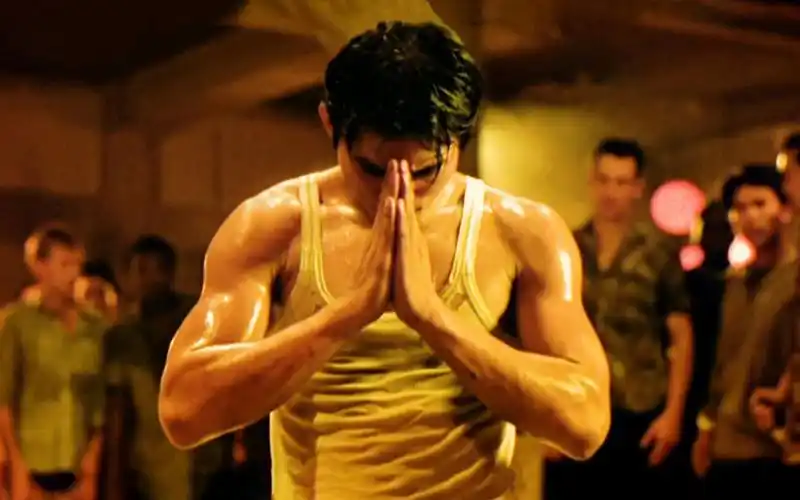 不愧是"托尼贾"巅峰神作,一代战神徒手灭掉整个黑帮,堪称格斗界的顶级