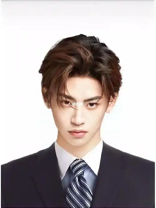 小鬼证件照_证件照_小鬼王琳凯_娱乐_明星娱乐资讯