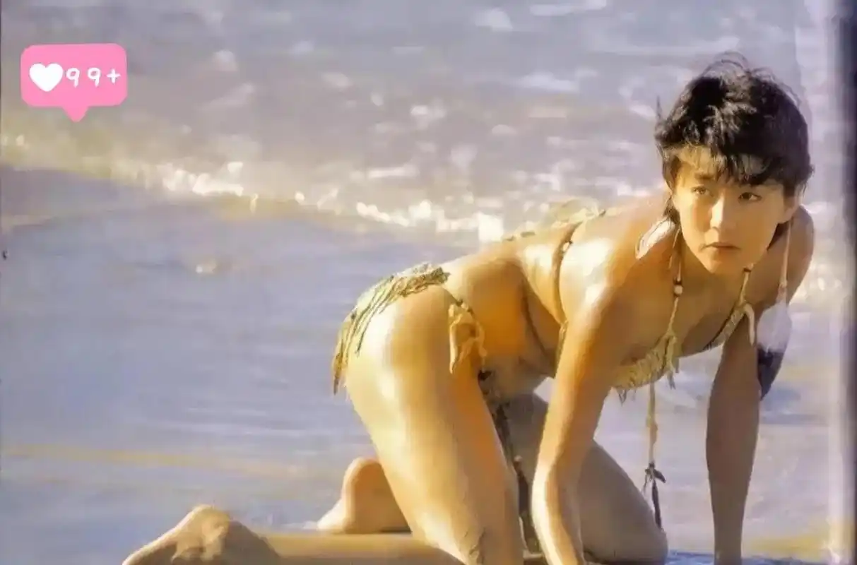 那一年,林青霞才22岁,年轻的她留下了这组青涩的泳装照!