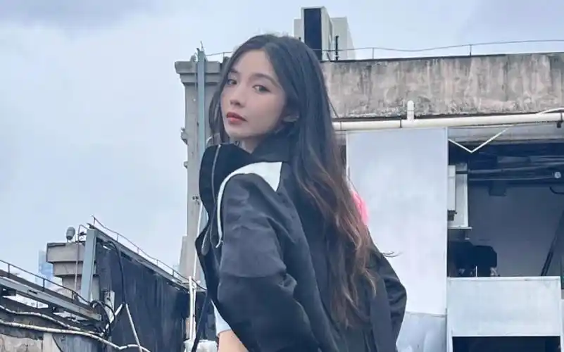 "酷酷的绵羊" 【许杨玉琢】