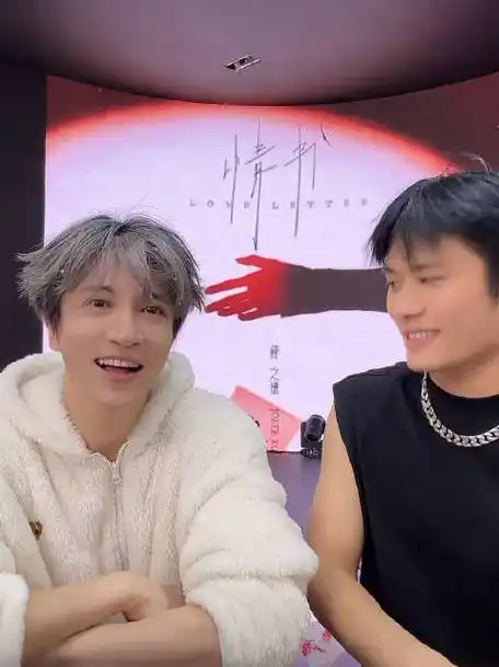 小杨哥直播间 薛之谦##薛之谦称和小杨哥都是白手起家