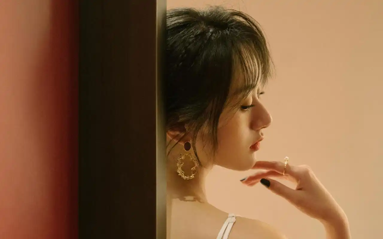 袁冰妍性感迷人写真桌面壁纸