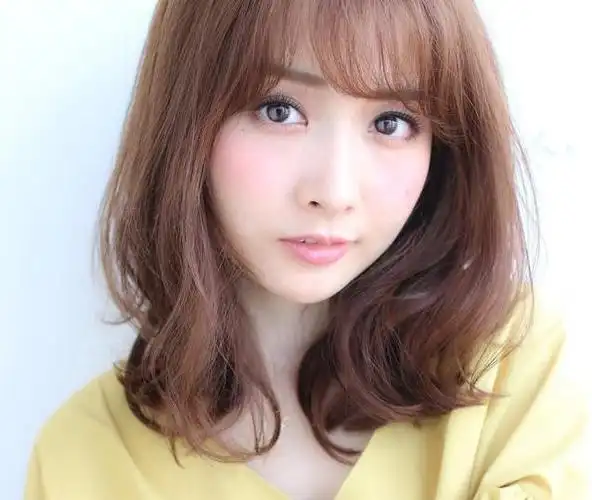 圆脸刘海发型图片女真实(圆脸刘海发型图片女)-天晟网