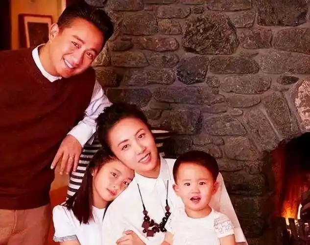 回顾黄磊娶学生孙莉婚后连生三胎如今儿子令他苦恼