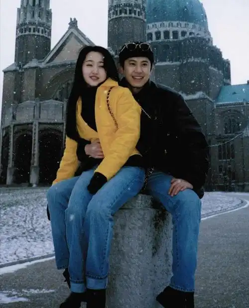 远华集团总裁赖文峰立即对这则消息产生了浓厚的兴趣,他是杨钰莹的