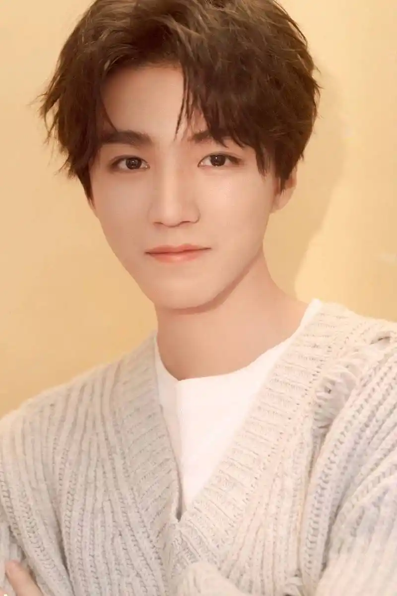 [tfboys][分享]201118 分享王俊凯帅图一组,今天又是想他的一天--爱豆