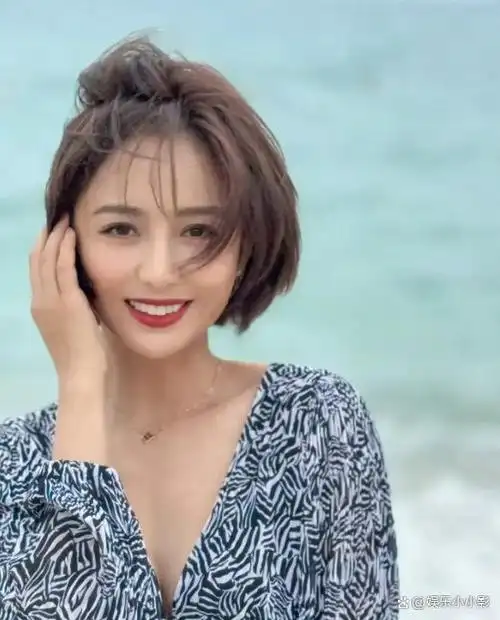 40岁"离婚不分家",事实证明佟丽娅才是真正的人间清醒