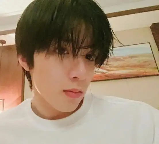 刘耀文湿发好绝