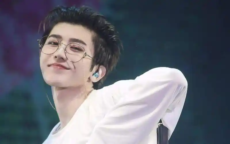 《奔跑吧》好下血本,请来了青春偶像顶流蔡徐坤做常驻mc