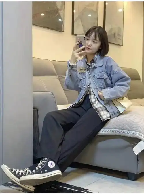 牛仔外套搭配什么裤子好看