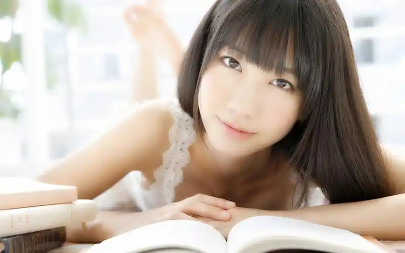 东方美女模特写真桌面壁纸