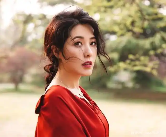 96届中戏校花曾黎,年轻时颜值究竟有多绝?