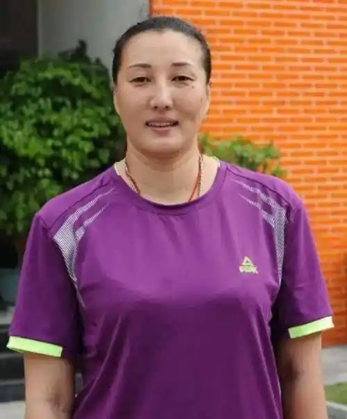 她曾是体育奥运冠军,退役后开饭店纹起大花臂,直到40