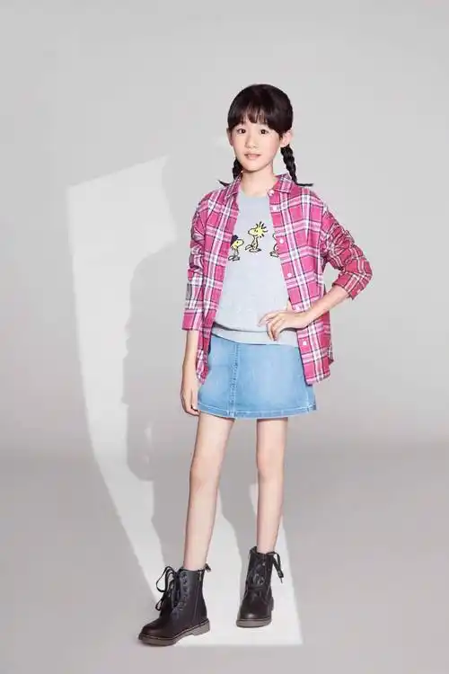 女儿长相甜美呆萌可爱,日常造型不输小模特_女生_时尚_连衣裙