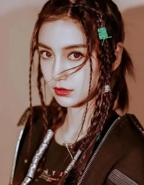 有种惊艳叫女星编脏辫杨幂郑爽甜美baby酷飒但看到范爷我腿软了