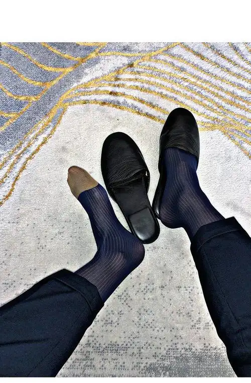 新品男士丝袜丝袜男经典男士丝袜中筒细条暗纹性感男