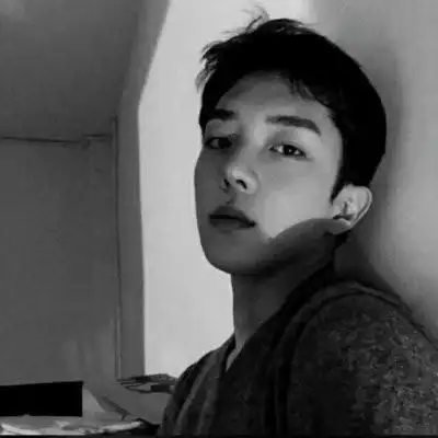 2019最新微信头像男生黑白酷帅 再好的过去只剩回忆